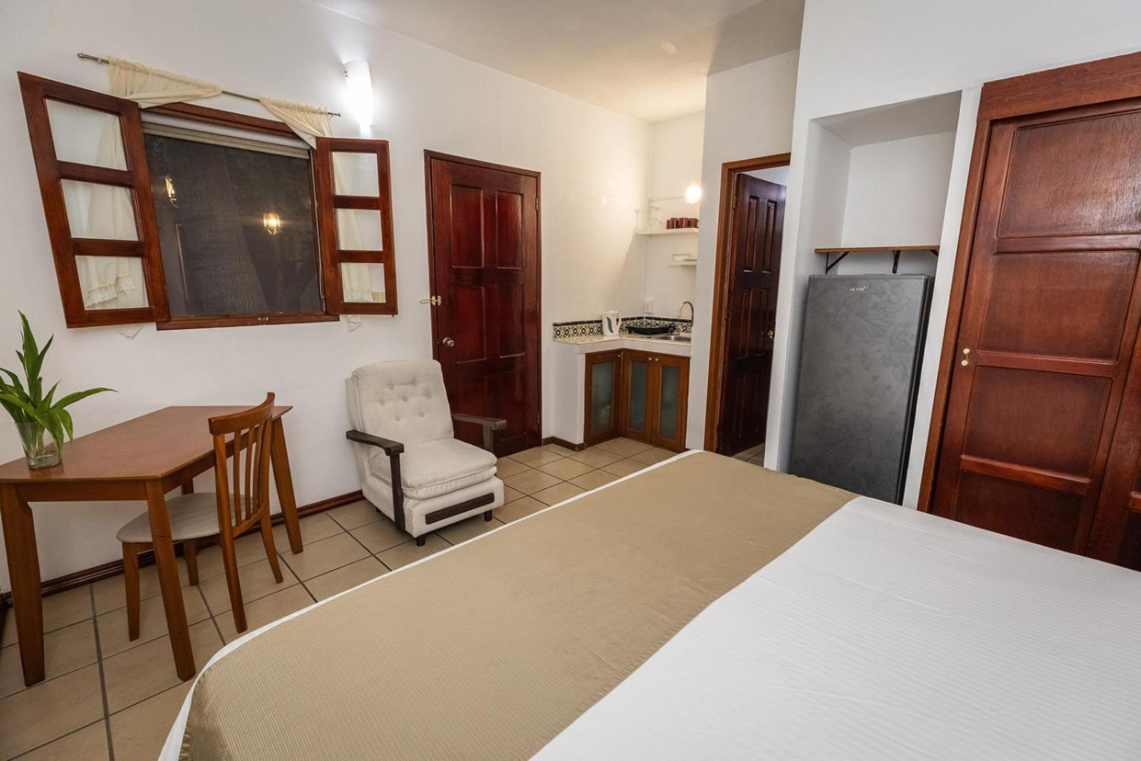 Las Mariposas Hotel & Studios Oaxaca Экстерьер фото